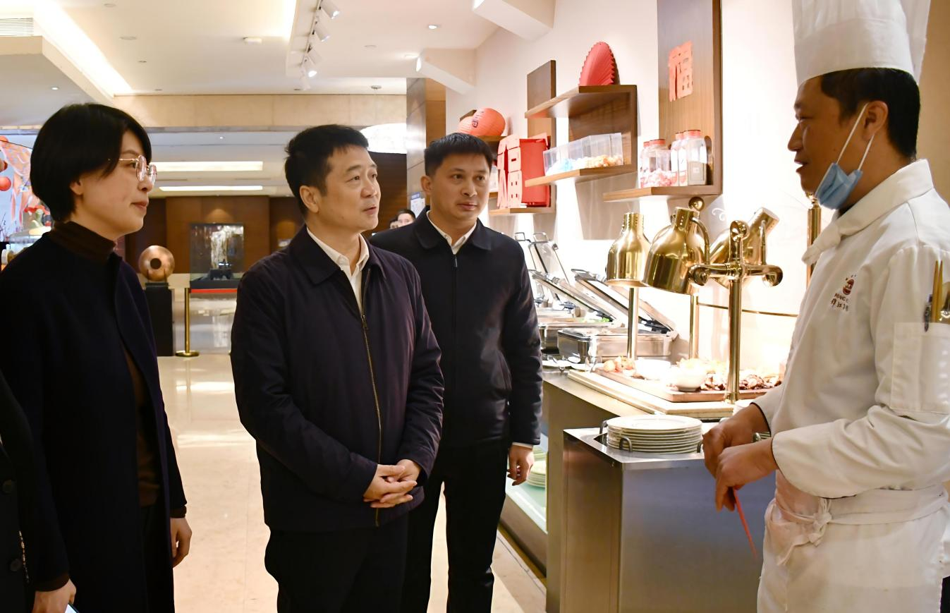 省6008集团官方网站集团领导率队开展春节前走访慰问