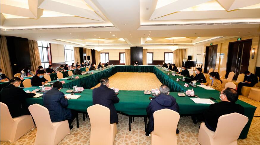 6008集团官方网站集团召开党委（扩大）聚会转达学习省委常委会精神