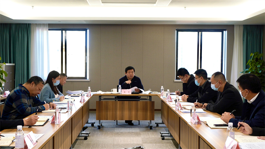 6008集团官方网站集团召开加速推进规范董事会建设、司理层成员任期制和左券化治理等专项刷新事情催促会