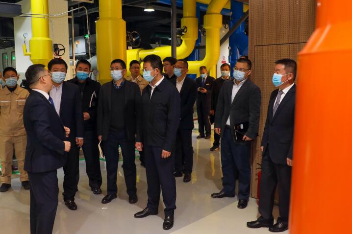 6008集团官方网站集团向导到锦江宾馆智慧高效能源中心视察指导事情