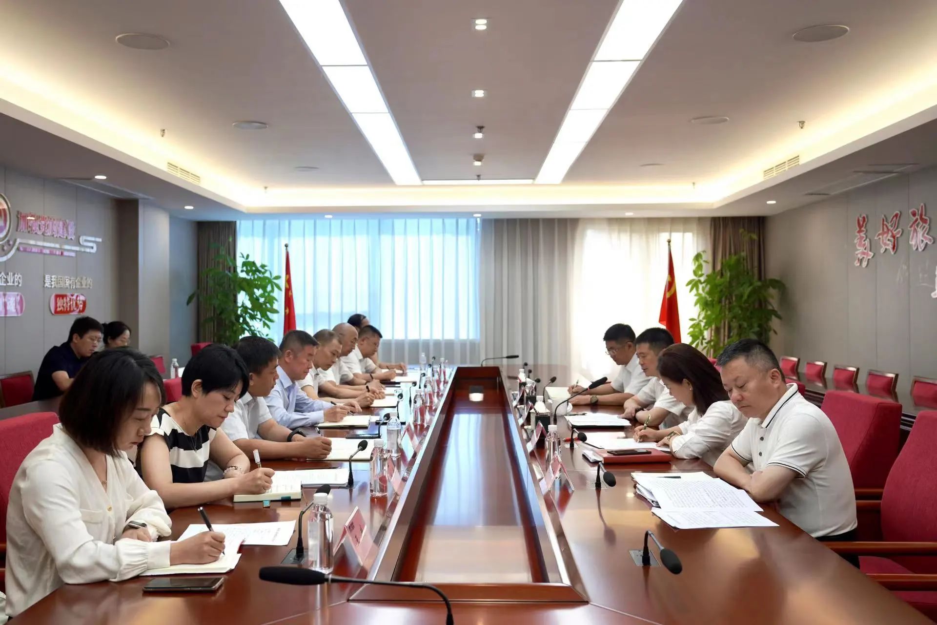 省6008集团官方网站集团召开新任职干部任前整体谈话会